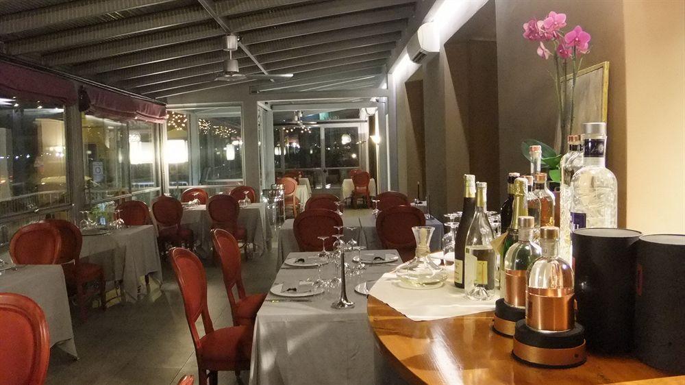 Albergo Del Sole Porto Valtravaglia Eksteriør billede