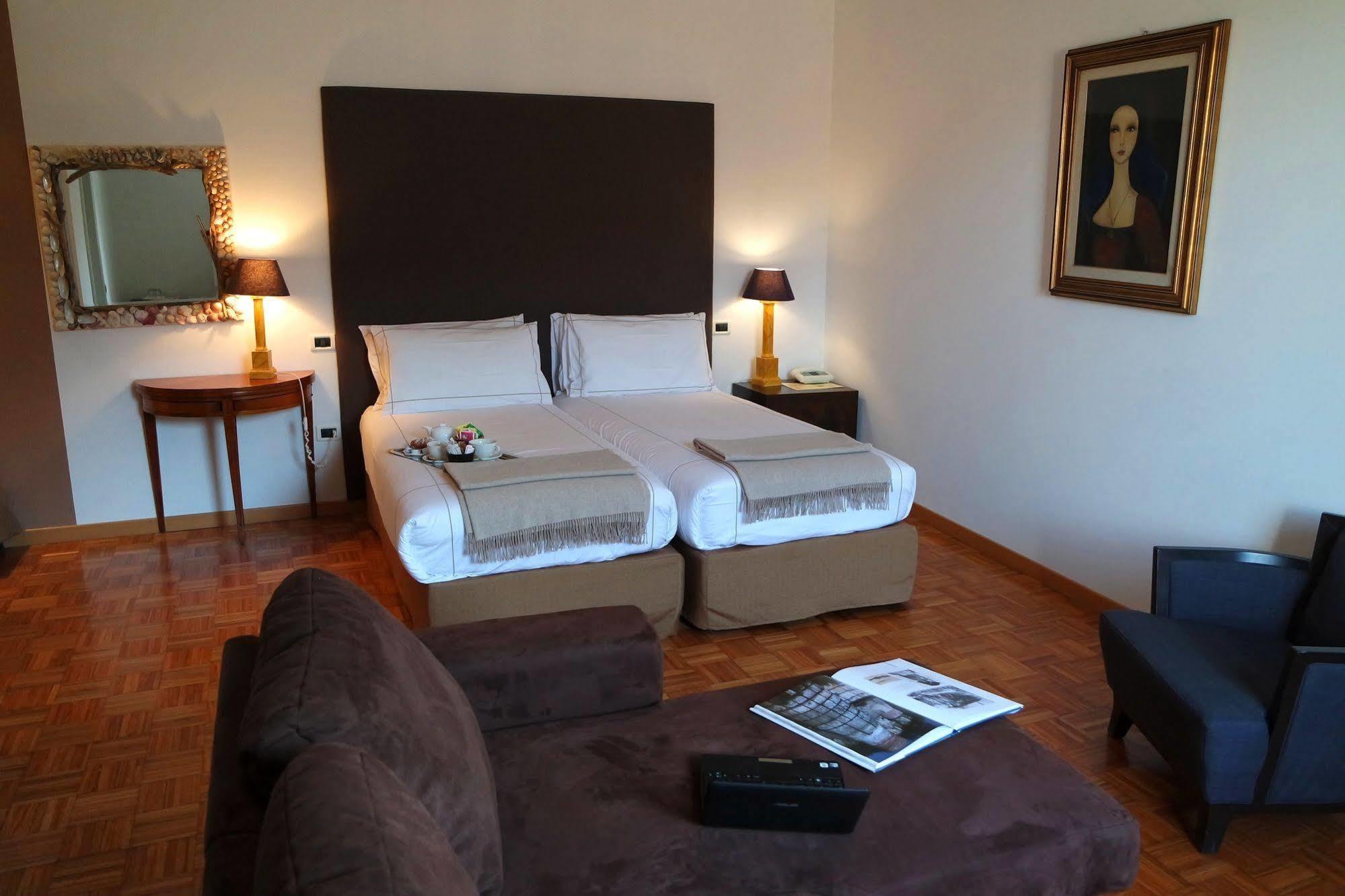 Albergo Del Sole Porto Valtravaglia Eksteriør billede