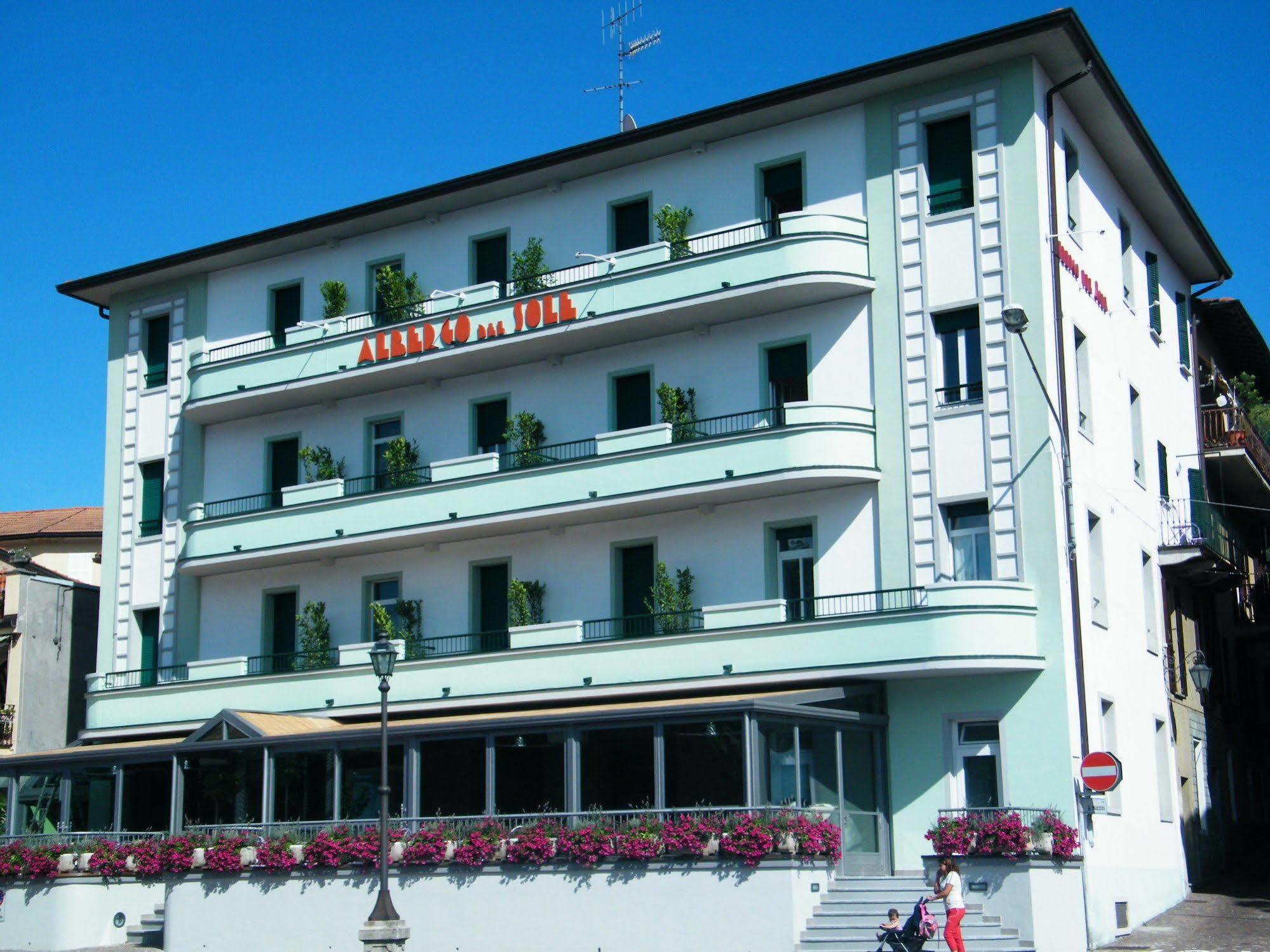 Albergo Del Sole Porto Valtravaglia Eksteriør billede