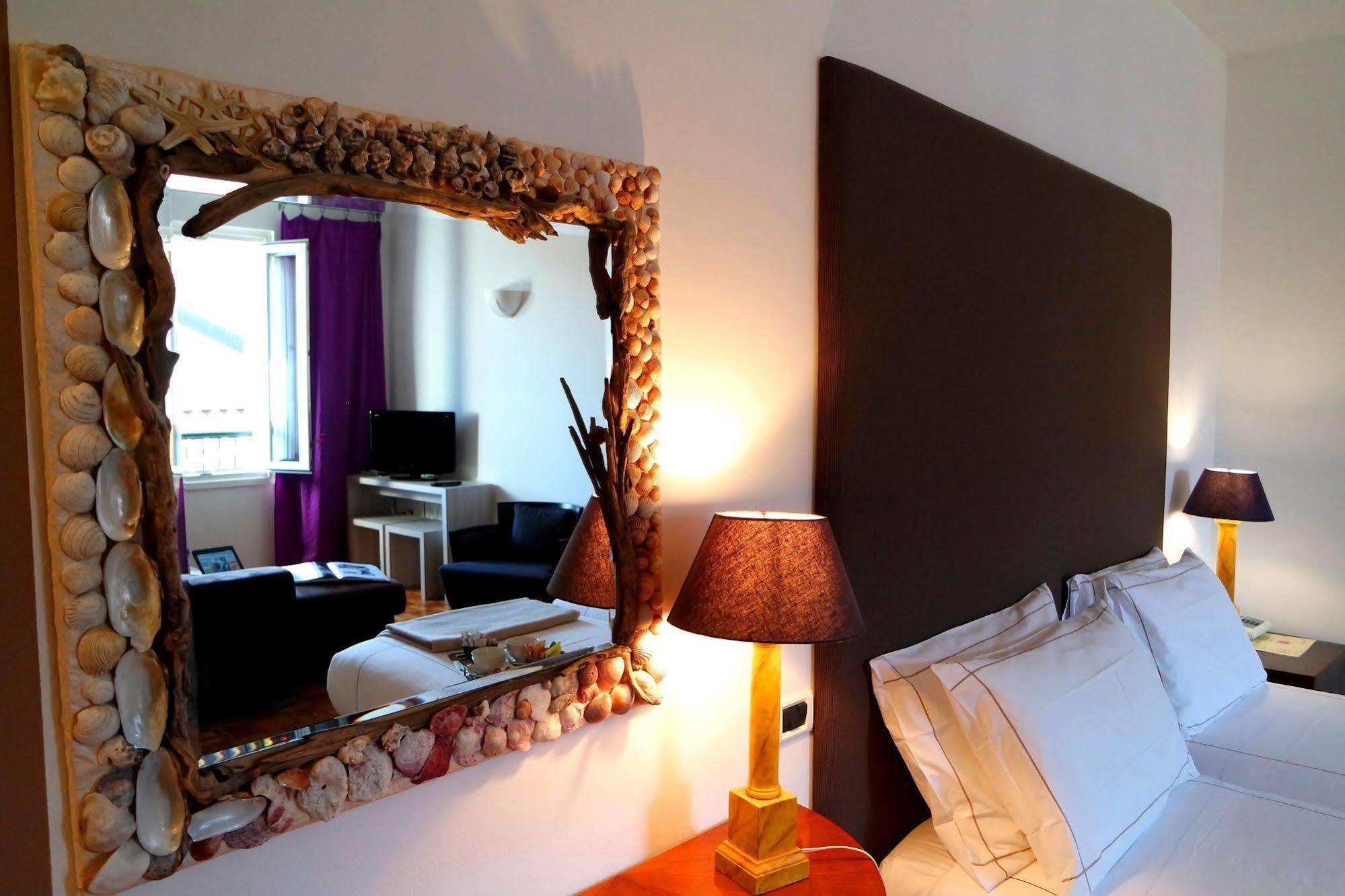 Albergo Del Sole Porto Valtravaglia Eksteriør billede